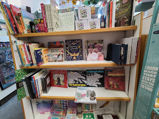 Book Store «Riverwalk Books», reviews and photos, 116 E Woodin Ave, Chelan, WA 98816, USA