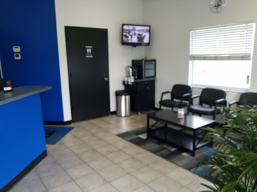 Auto Body Shop «Car Guys Collision Repair - Clearwater», reviews and photos, 2130 Pine Forest Dr, Clearwater, FL 33764, USA