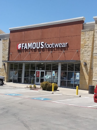 Famous Footwear, 225 Adams Dr, Weatherford, TX 76086, USA, 