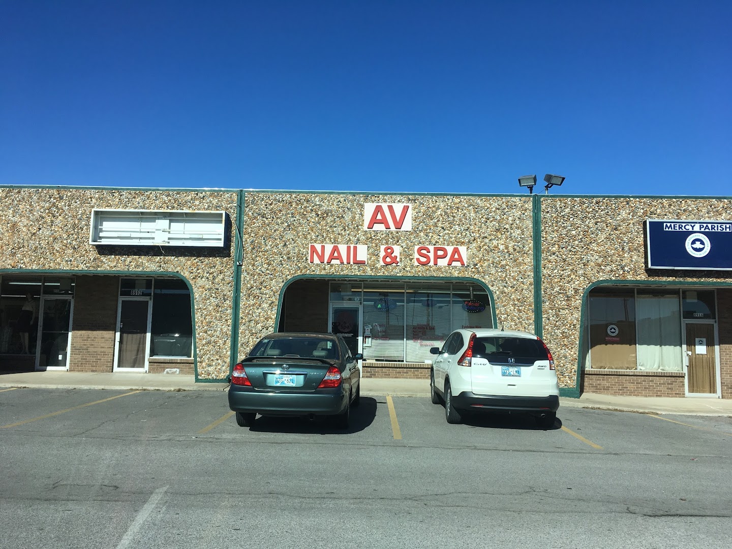 A V Nail & Spa