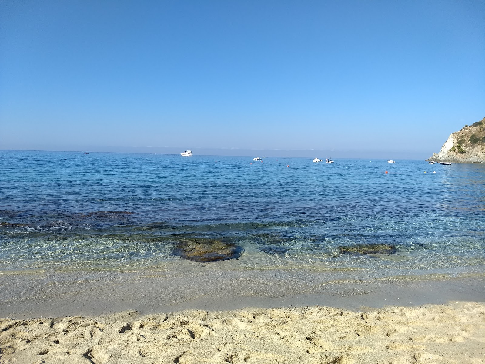 Foto von Spiaggia Santa Maria mit sehr sauber Sauberkeitsgrad