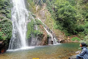Kangthi Langso Waterfall image