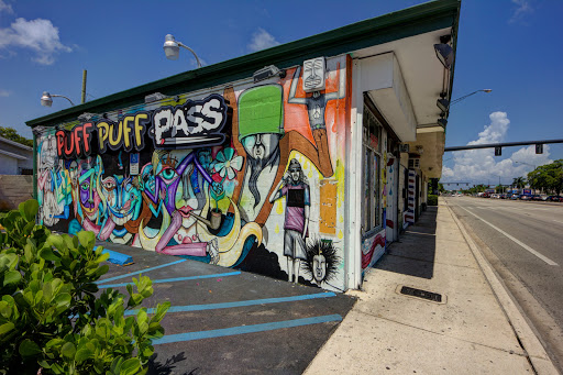Tobacco Shop «Puff Puff Pass Smoke Shop», reviews and photos, 125 W Sunrise Blvd, Fort Lauderdale, FL 33311, USA