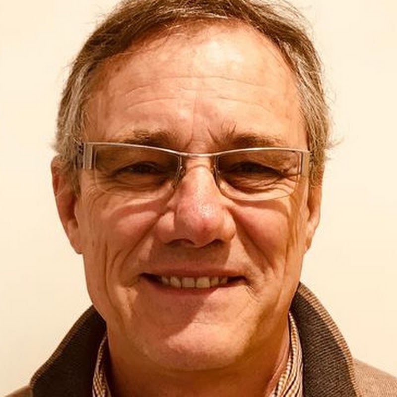 Dr Bertrand Carles