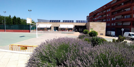 Polideportivo - Piscinas en Fuenmayor, La Rioja