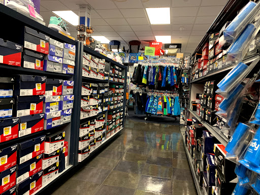 Sporting Goods Store «Big 5 Sporting Goods», reviews and photos, 18621 Main St, Huntington Beach, CA 92648, USA