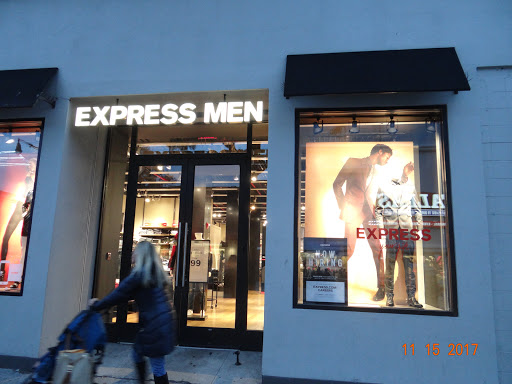 Clothing Store «Express», reviews and photos, 3101 Steinway St, Astoria, NY 11103, USA