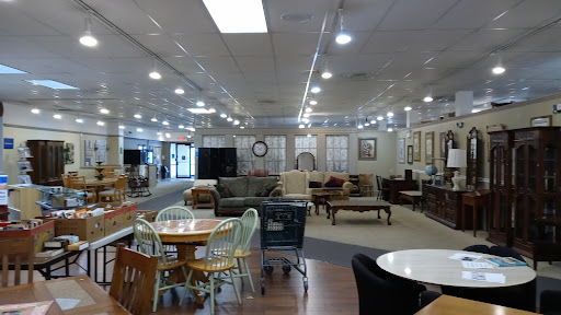 Thrift Store «Re-Uzit Shop of New Holland», reviews and photos, 707 W Main St, New Holland, PA 17557, USA