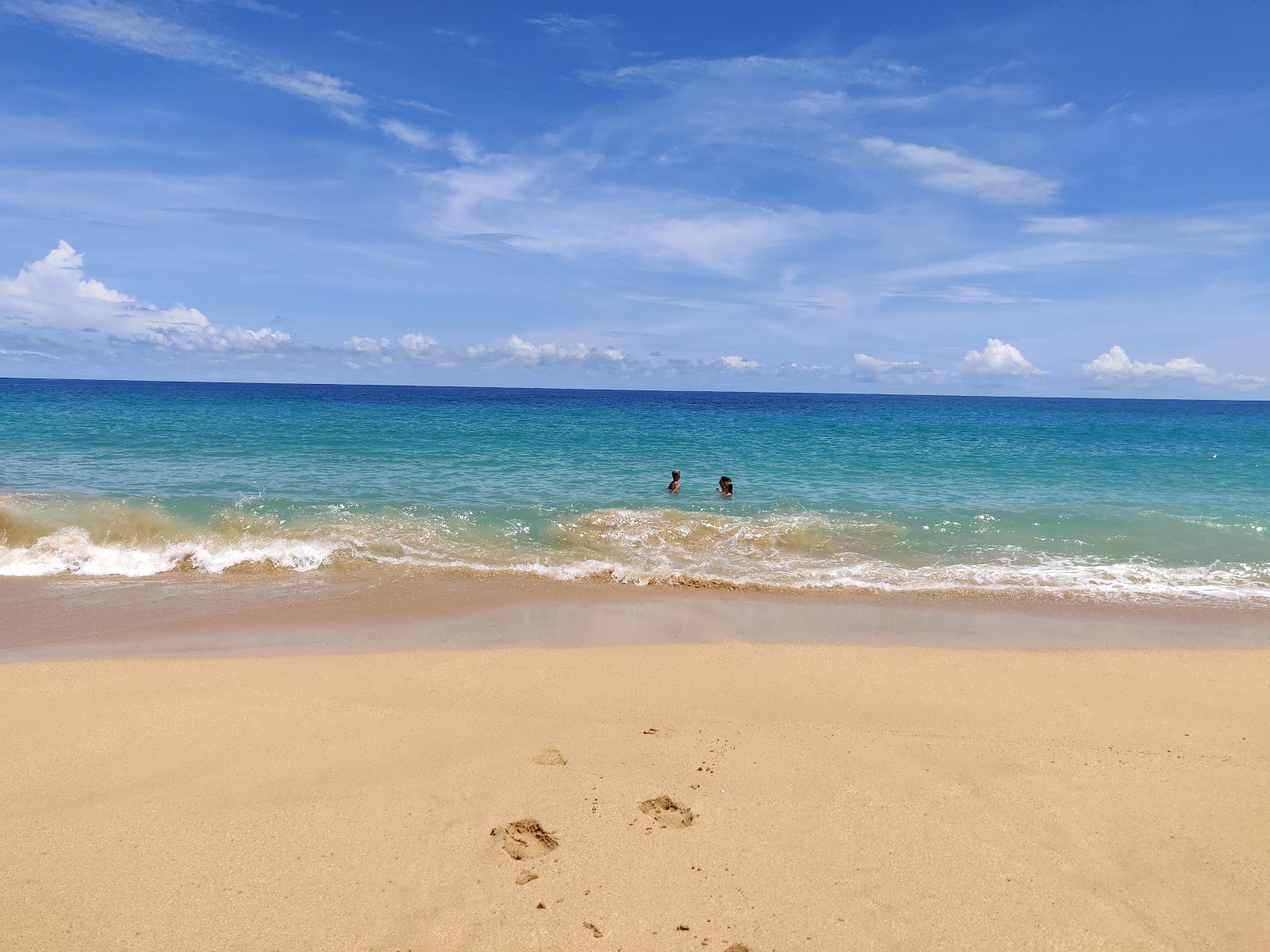 Φωτογραφία του Παραλία Μπλαφ με καθαρό νερό επιφάνεια