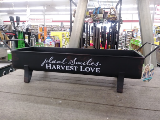 Home Improvement Store «Tractor Supply Co.», reviews and photos, 135 Highland Square, Crossville, TN 38555, USA