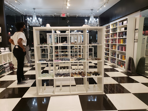 Shopping Mall «Melrose Ave Shopping District», reviews and photos, Melrose Ave, West Hollywood, CA 90048, USA