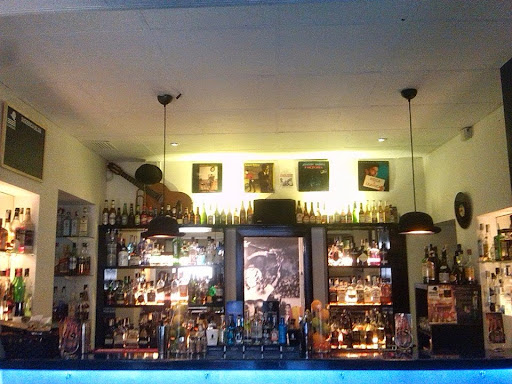 BAR LA JAULA