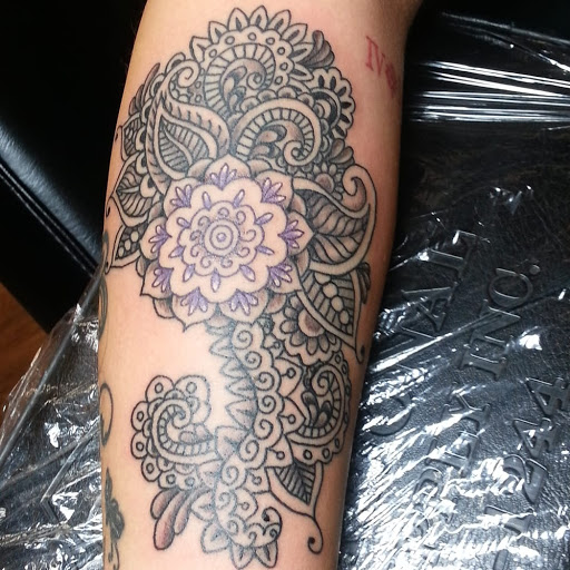 Tattoo Shop «Lizards Ink Tattoo Studio Denton», reviews and photos, 1111 E McKinney St, Denton, TX 76209, USA