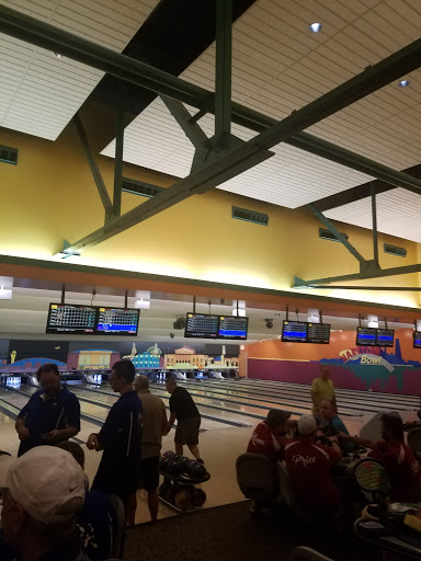 Bowling Alley «Habetler Bowl», reviews and photos, 5250 N Northwest Hwy, Chicago, IL 60630, USA