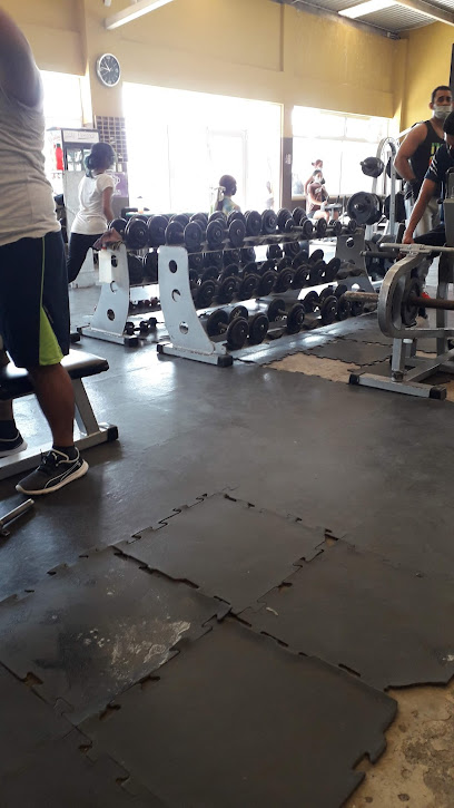 GIMNASIO EL CHIRIMOYO