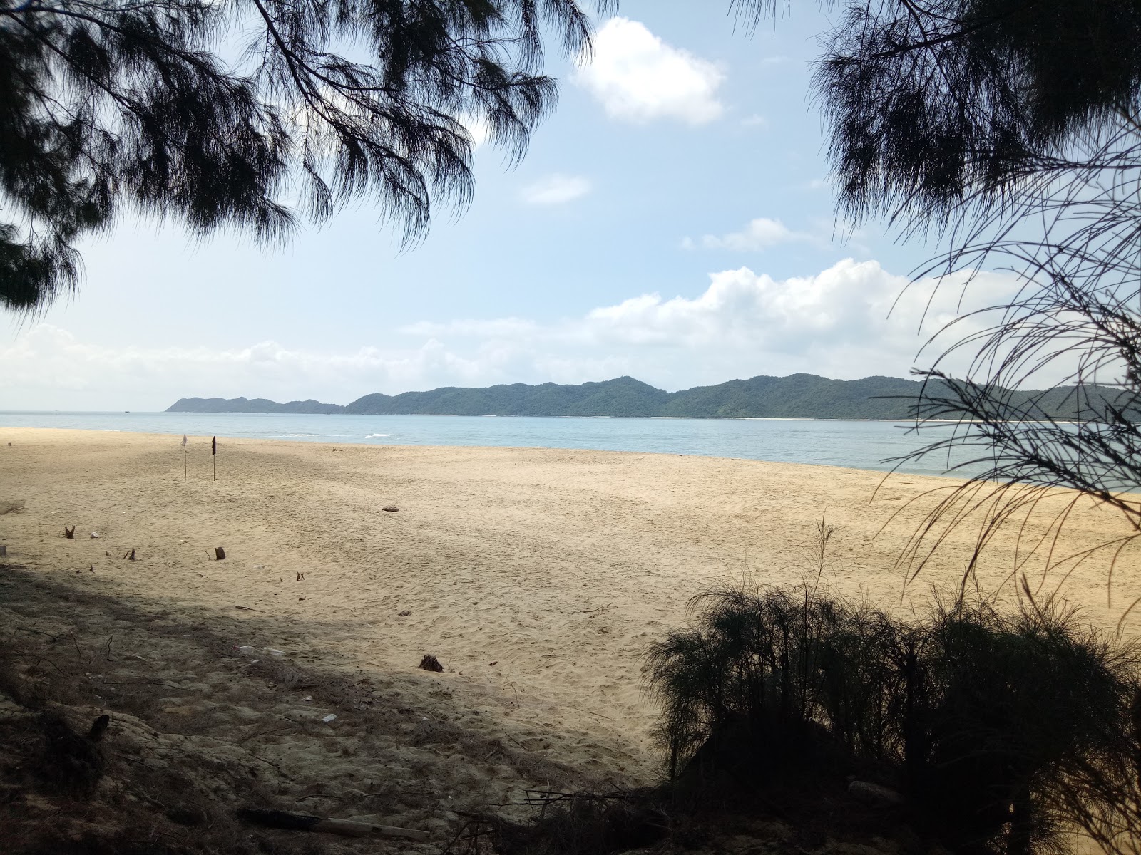 Valokuva Hai Ha Dragon beachista. ja asutus