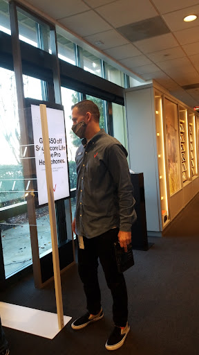 Cell Phone Store «Verizon», reviews and photos, 1715 Trancas St a, Napa, CA 94558, USA