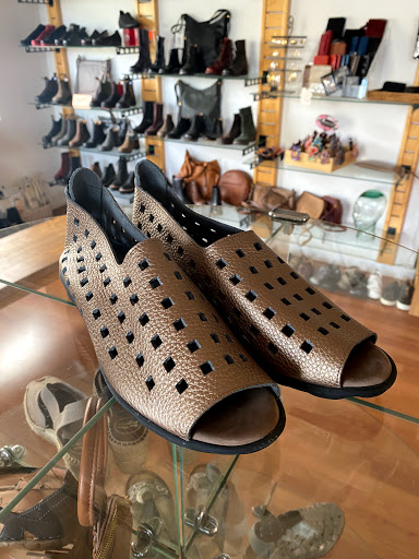 Shoe Store «Rainsong Shoes», reviews and photos, 117 Plaza St, Healdsburg, CA 95448, USA