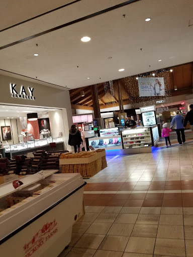 Shopping Mall «Louis Joliet Mall», reviews and photos, 3340 Mall Loop Dr, Joliet, IL 60431, USA