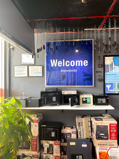 Locksmith «Cerrajero Liberty Locksmith Miami (cerrajeria)», reviews and photos, 10849 SW 40th St, Miami, FL 33165, USA