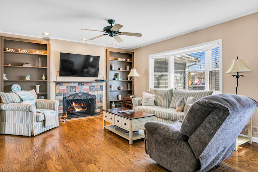 Real Estate Consultant «Patricia (“Pat”) Mayer, Diane Turton, Realtors», reviews and photos, 512 Washington Blvd, Sea Girt, NJ 08750, USA