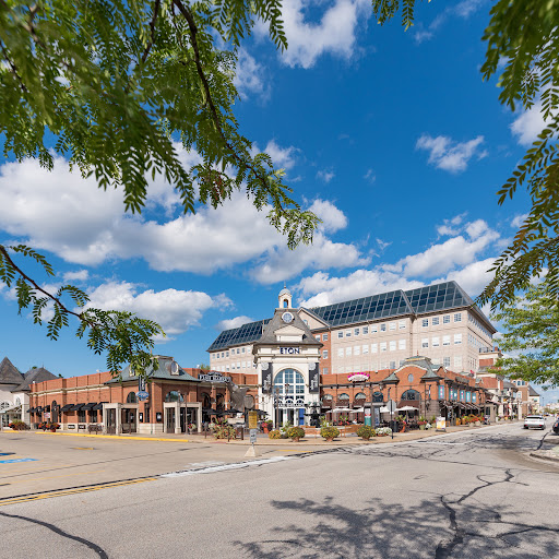 Shopping Mall «Eton Chagrin Boulevard», reviews and photos, 28601 Chagrin Blvd, Woodmere, OH 44122, USA