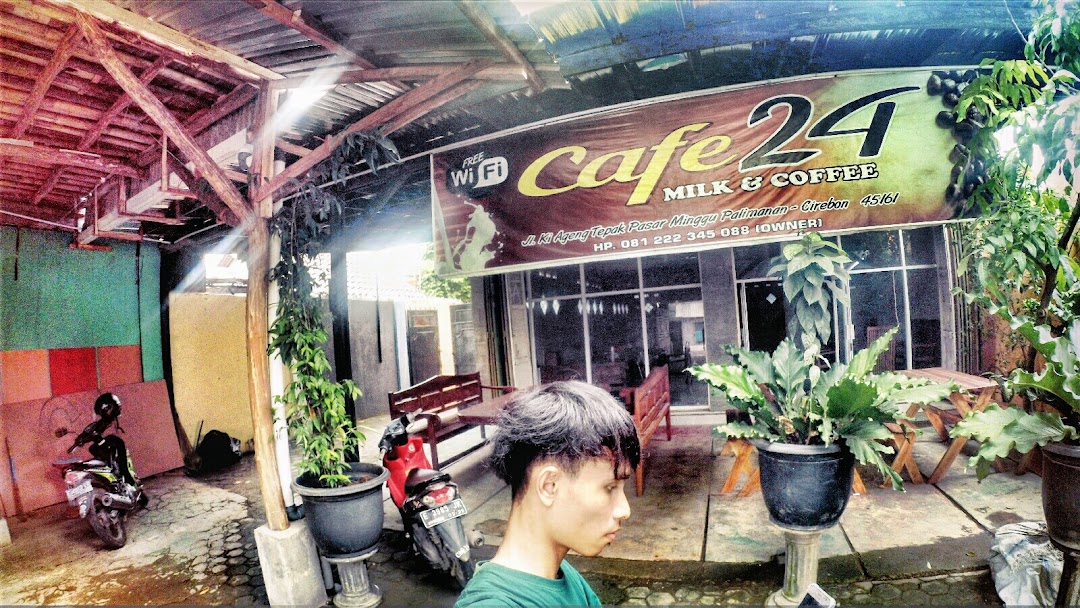 CAFE 24 Milk & Coffee