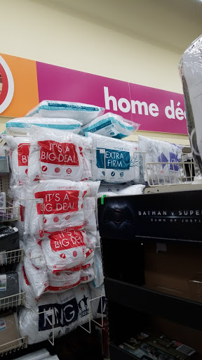 Dollar Store «FAMILY DOLLAR», reviews and photos, 25640 W 8 Mile Rd, Southfield, MI 48033, USA