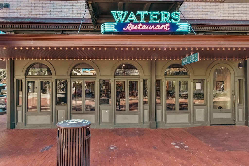 Waters Restaurant 76102