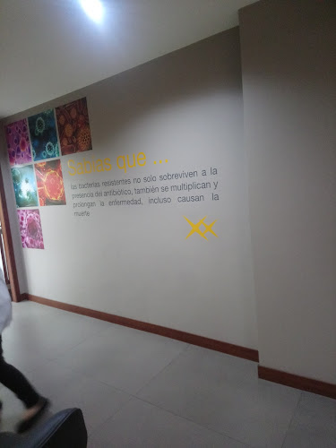 Opiniones de Axxis Hospital en Quito - Cirujano plástico