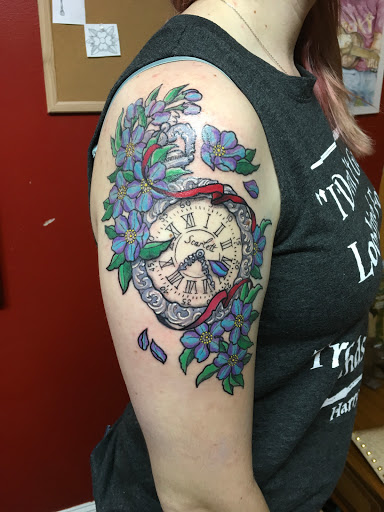 Tattoo Shop «Island Tattoo Co», reviews and photos, 115 Arrow Rd # A1, Hilton Head Island, SC 29928, USA