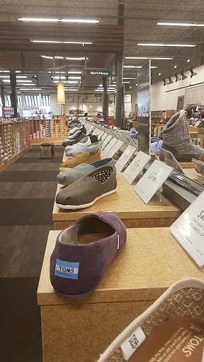 Shoe Store «DSW Designer Shoe Warehouse», reviews and photos, 270 Daniel Webster Hwy, Nashua, NH 03060, USA