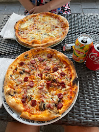 Plats et boissons du Pizzeria Euro Pizza à Bussy-Saint-Georges - n°3