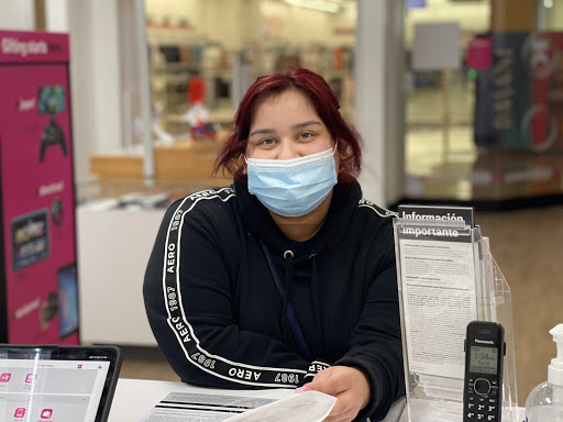 Cell Phone Store «T-Mobile», reviews and photos, 3000 Grapevine Mills Pkwy #105, Grapevine, TX • 76051-2011, USA