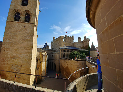 Información y opiniones sobre Peluquería Marisela de Olite