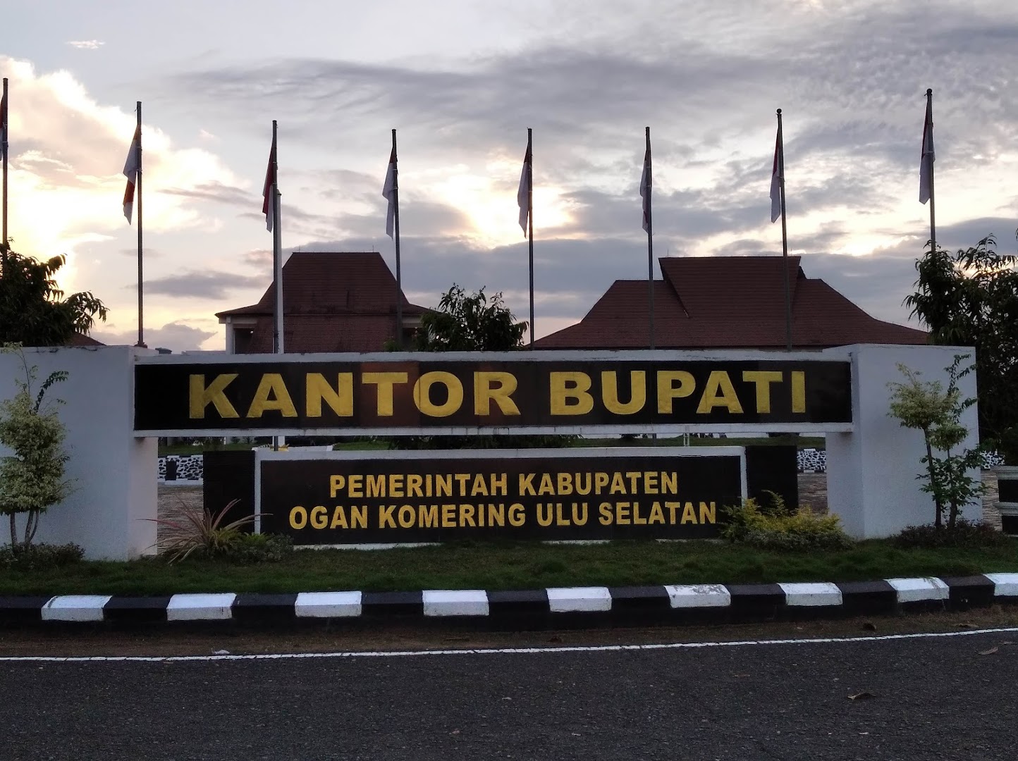 Kantor Bupati Kabupaten Ogan Komering Ulu Selatan (oku Selatan) Photo