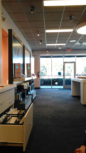 Cell Phone Store «AT&T Authorized Retailer», reviews and photos, 6551 N Orange Blossom Trail #205, Mt Dora, FL 32757, USA