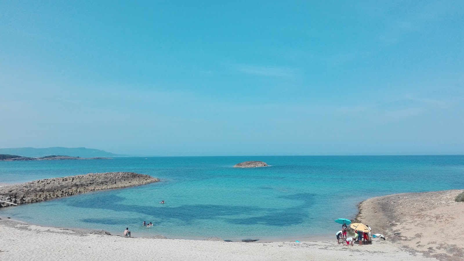 Photo de Plage Laouinette zone des équipements