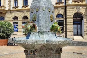 Zsolnay Fountain image