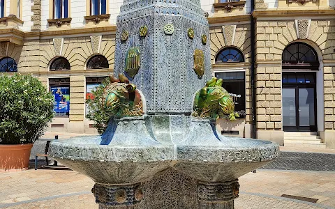 Zsolnay Fountain image