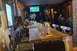 Çarşı Pub Sahne Beşiktaş Canlı Müzik image
