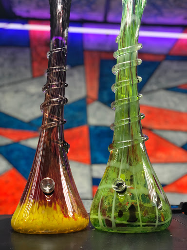 Tobacco Shop «18 Plus Vape & Shop», reviews and photos, 4037 Broadway, Kansas City, MO 64111, USA