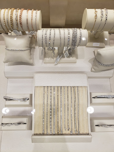 Jewelry Store «Jared The Galleria of Jewelry», reviews and photos, 567 E Townline Rd, Vernon Hills, IL 60061, USA