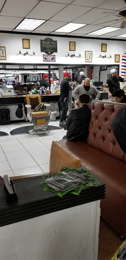 Barber Shop «LEGENDZ CLASSIC BARBER SHOP», reviews and photos, 207 N Center St, Arlington, TX 76011, USA