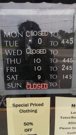 Saintly Treasures Thrift Shop, 4445 Manslick Rd, Louisville, KY 40216, USA, 