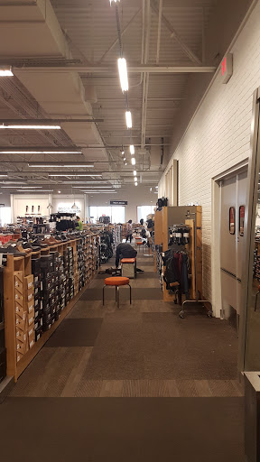 Shoe Store «DSW Designer Shoe Warehouse», reviews and photos, 8400 Factory Shops Blvd #400, Jeffersonville, OH 43128, USA
