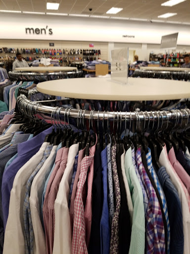 Department Store «Nordstrom Rack», reviews and photos, 17200 Southcenter Pkwy, Tukwila, WA 98188, USA
