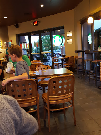 Coffee Shop «Starbucks», reviews and photos, 2370 Fountain Square Dr c, Lombard, IL 60148, USA