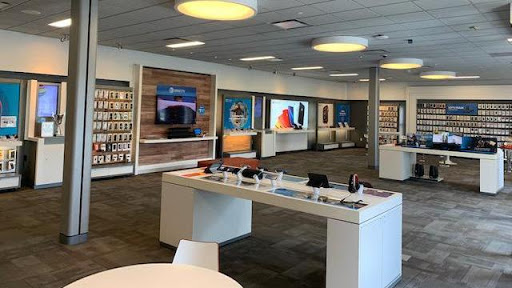 Cell Phone Store «AT&T», reviews and photos, 2312 Taylor Park Dr, Reynoldsburg, OH 43068, USA