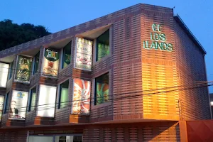 Centro Comercial Los Llanos image